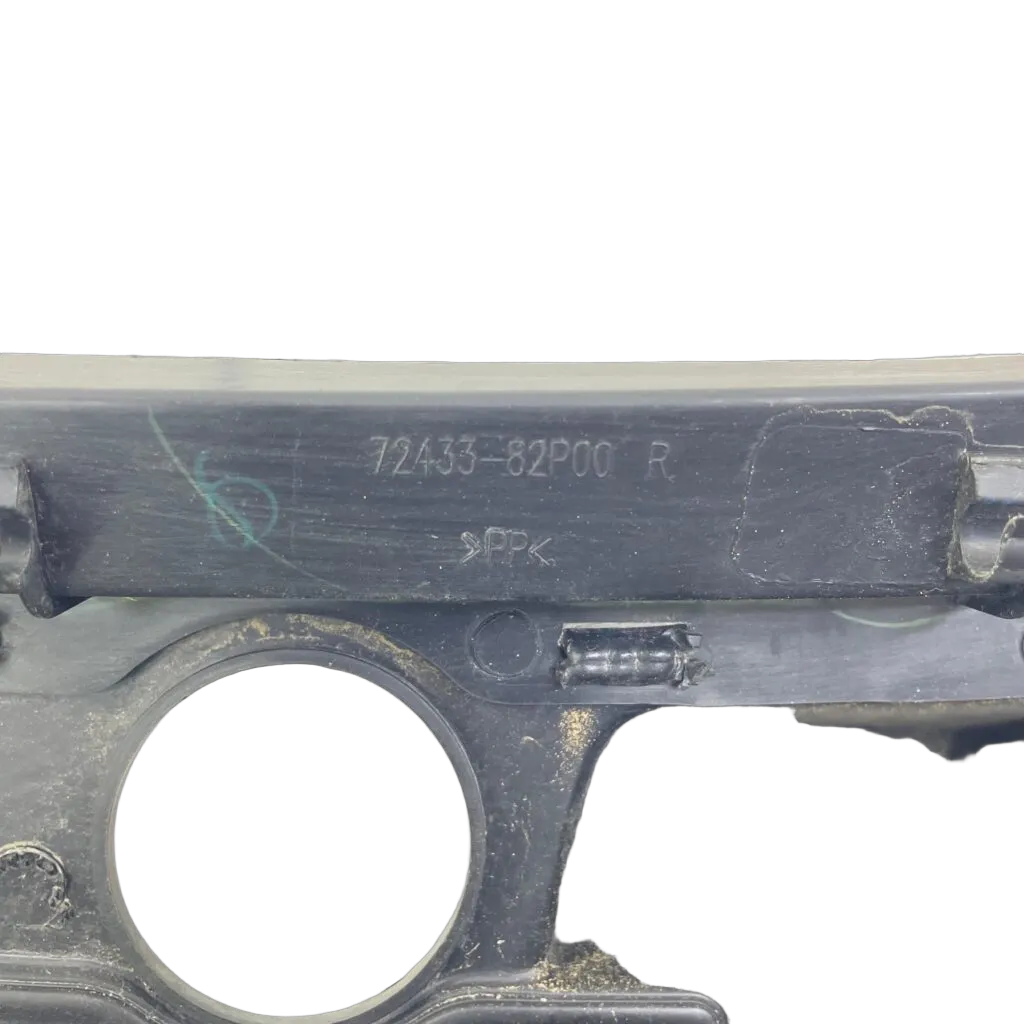 Toyota Urban Cruiser 1.5 K15b 16v 77kw 21-23 Wiper Cowl Pannel Left/Passenger - Image 4
