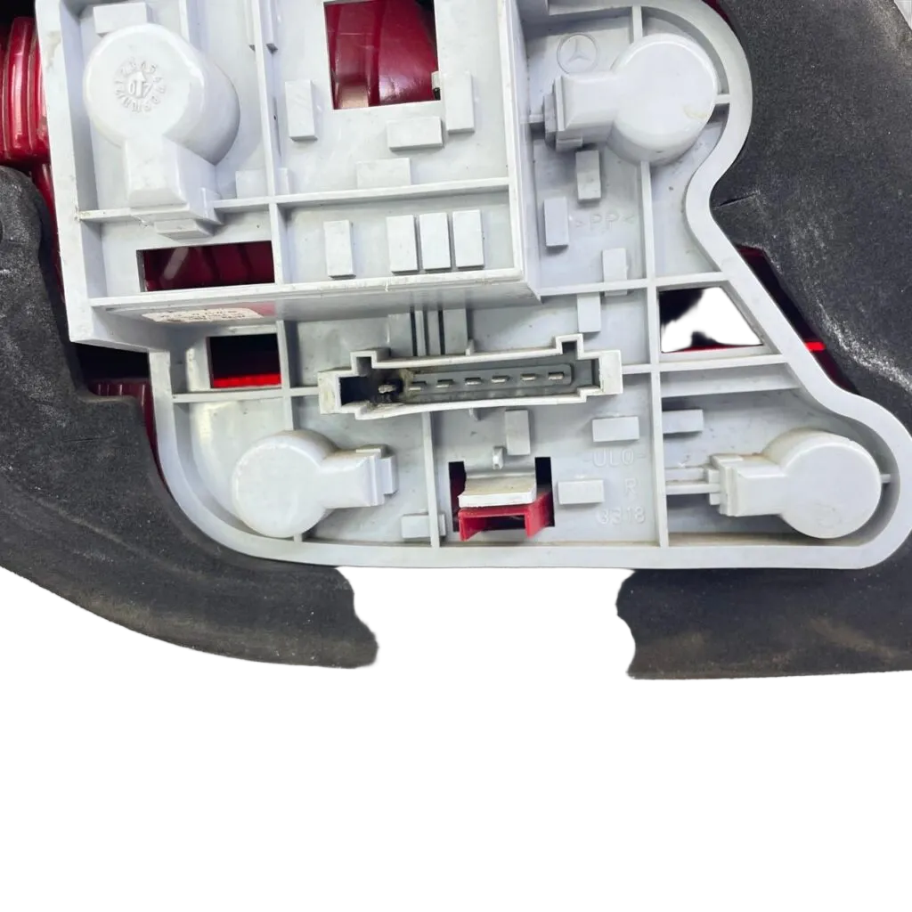 Mercedes Benz C Class C280 W204 M272.947 24v 07-09 Taillight Right/Driver - Image 3
