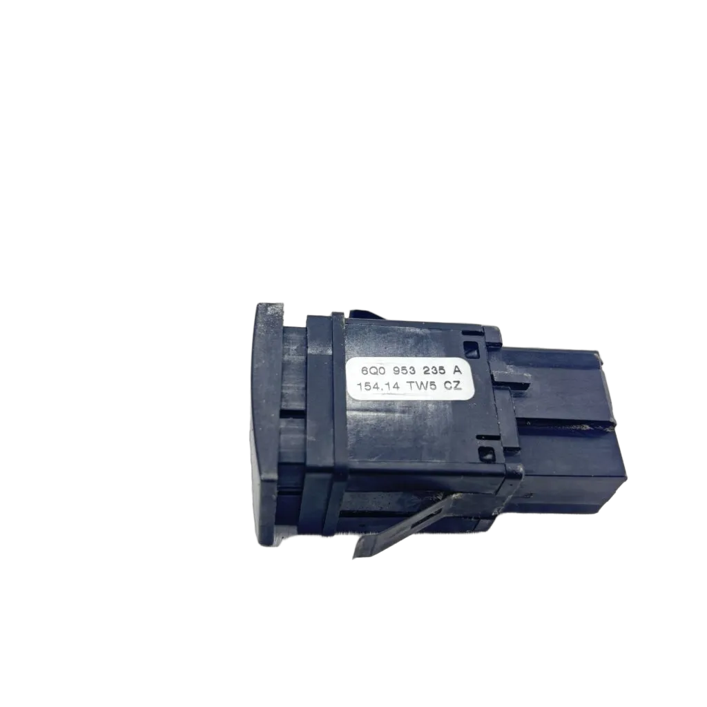 Vw Vivo 1.6i Cls Manual (5d Hatch) Hazard Switch - Image 3