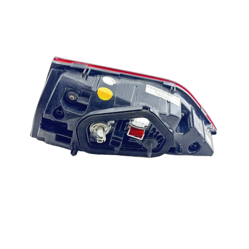 Opel Grandland X 1.6 T Ep6fdt 16v 2018- Taillight Inner Left/Passenger - Image 2