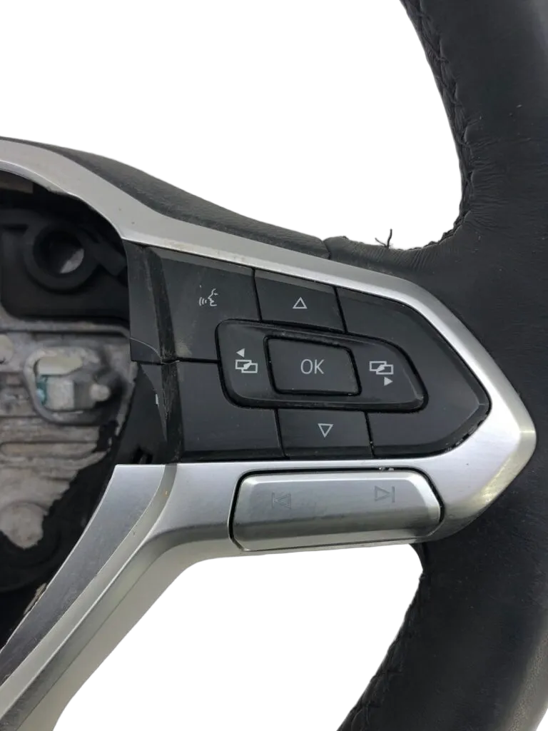 Vw Amarok Ii 2.0 Tdi 23- Dxkc 16v 110kw Steering Wheel - Image 3