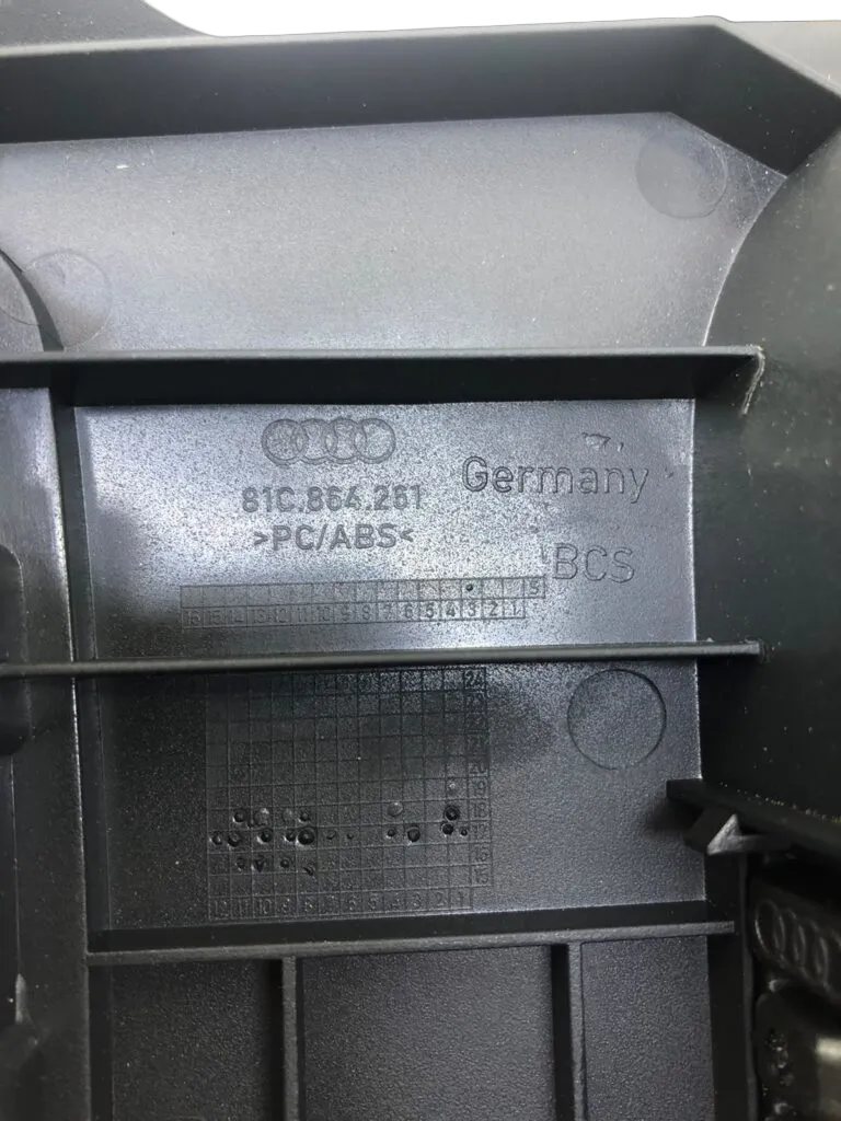 Audi Q2 1.0 30tfsi 17-22 Chzj 12v 85kw Center Console - Image 4