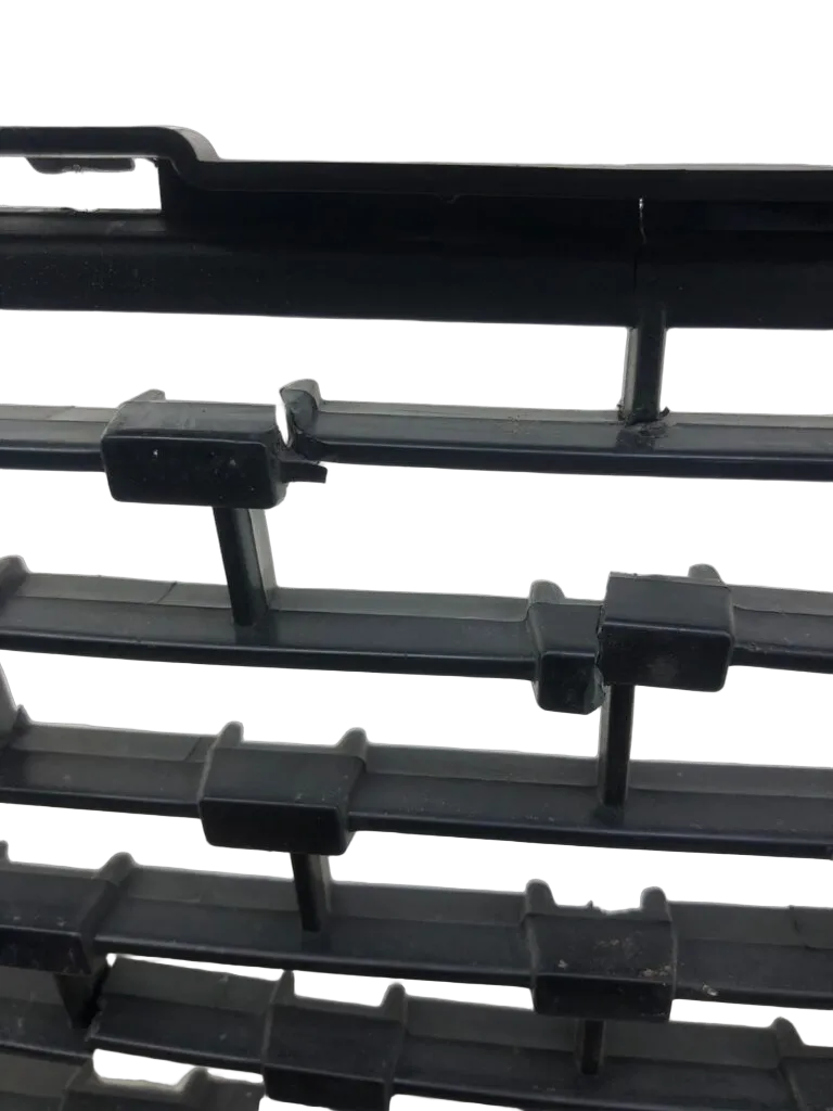 Tata Tiago 1.2 Man (2025-) Grill Lower Centre - Image 4
