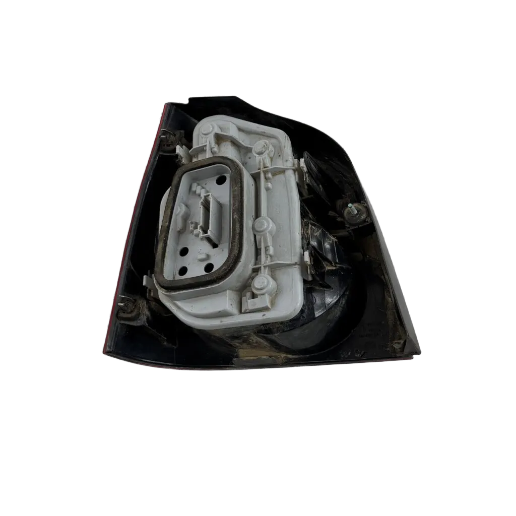 Vw Polo Ii (9n) 1.4 06-09 Blm 8v 62kw Taillight Right/Driver - Image 2