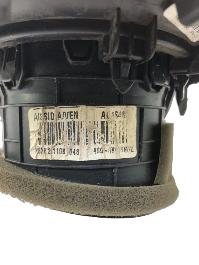 Hyundai I10 1.0 Grand 12v 48kw 2018- Air Vent Right/Driver - Image 4