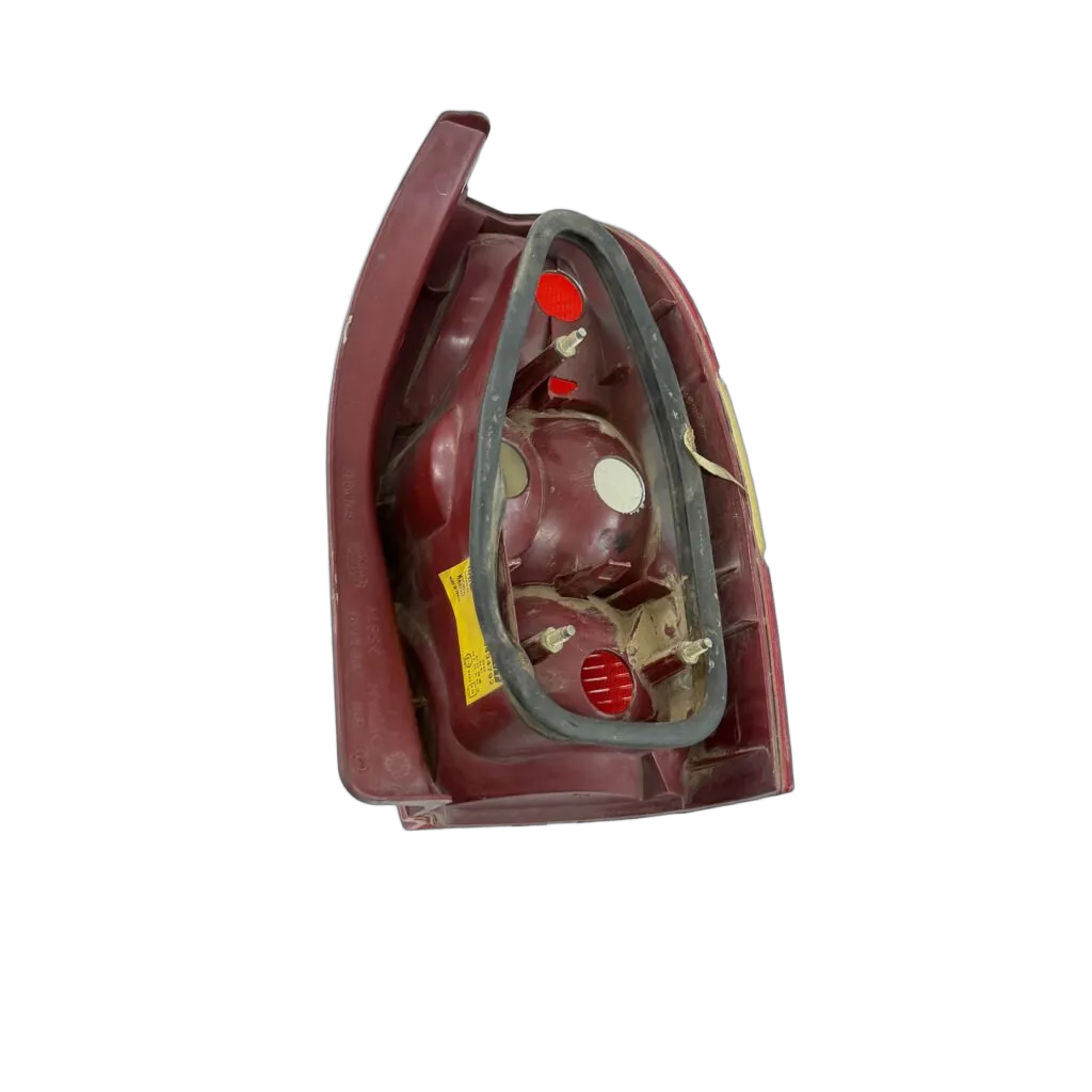 Fiat Palio / Weekend 1.6 16v (2001-) Taillight Left/Passenger - Image 2