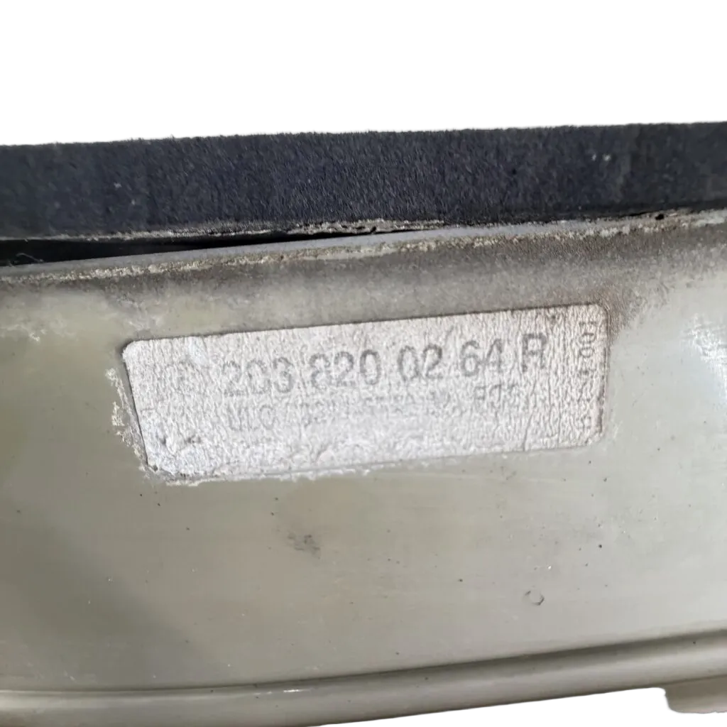 Mercedes Benz C Class C180 W203 M111.951 16v 00-03 Taillight Right/Driver - Image 2