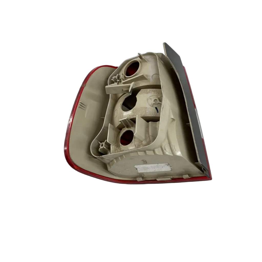 Vw Polo Ii (9n) 1.4 06-09 Blm 8v 62kw Taillight Outer Right/Driver - Image 2