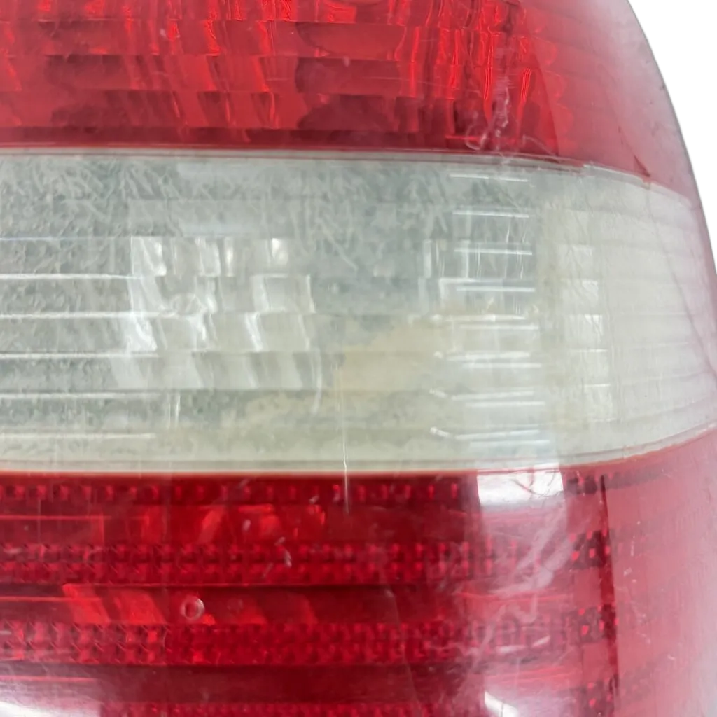 Vw Polo Ii (9n) 1.4 06-09 Blm 8v 62kw Taillight Outer Right/Driver - Image 4